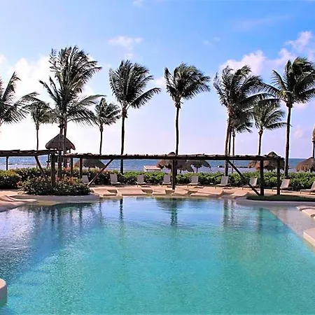 Bluebay Grand Esmeralda