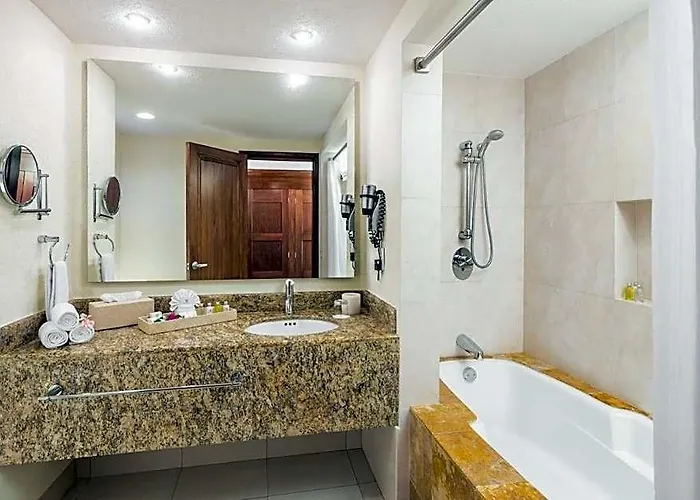 Hotel Bluebay Grand Esmeralda
