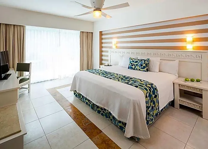 Bluebay Grand Esmeralda