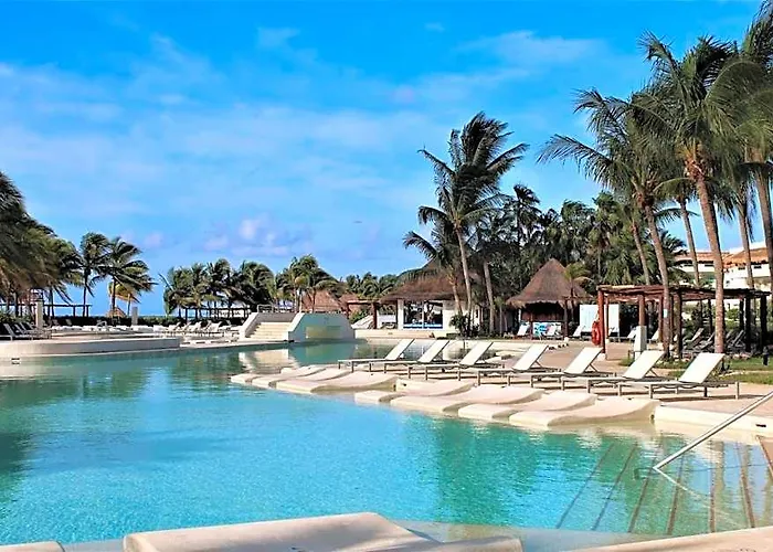 Hotel Bluebay Grand Esmeralda 5*